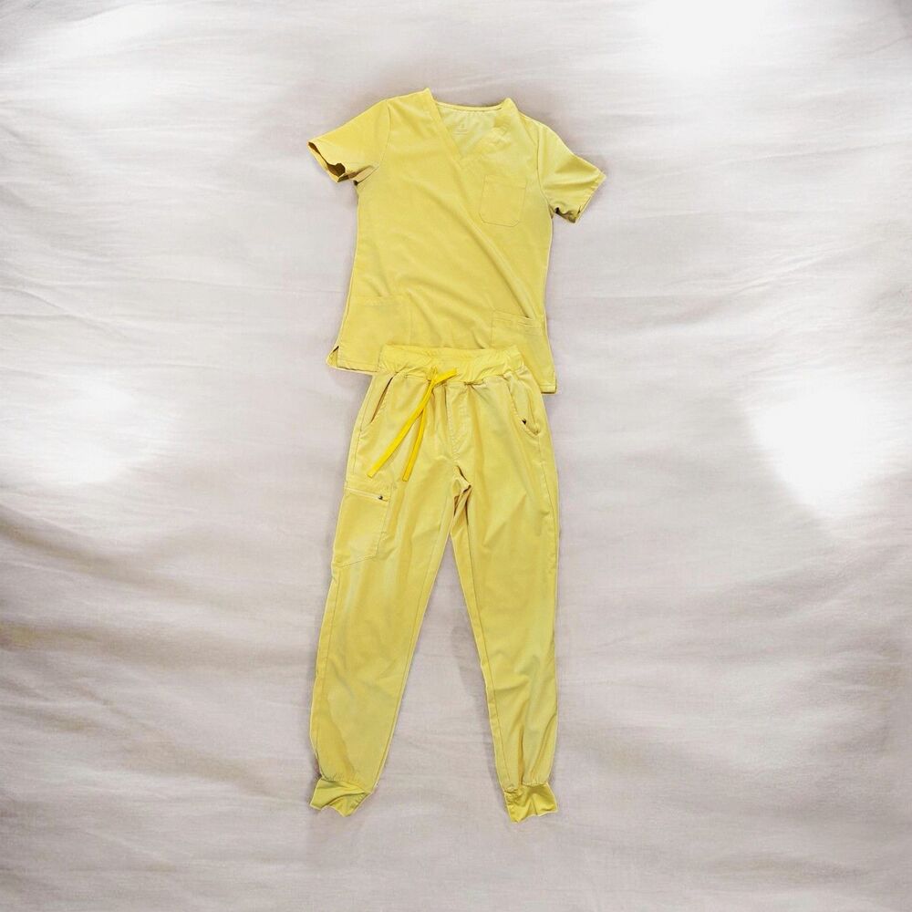 Womens Medical Scrub Set Top & Jogger Pants Size S Yellow Solid Polyester Knit